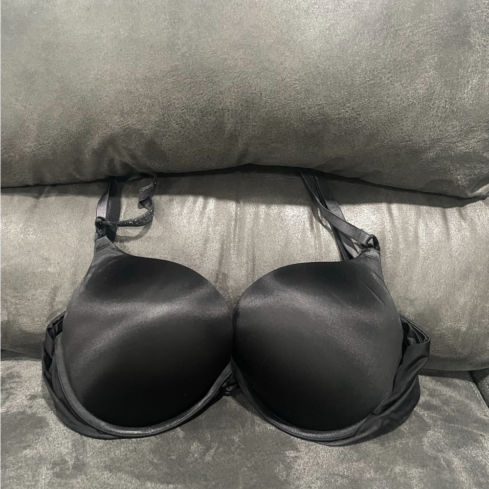 Victoria’s Secret bombshell bra